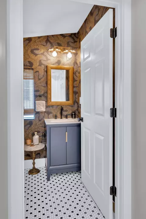 Bath - 241 Maple St, Madison, TN 37115 photo 5 of 6