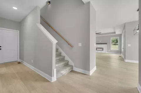 Entry Way - 931 Baxter Rd, Murfreesboro, TN 37130 photo 3 of 5