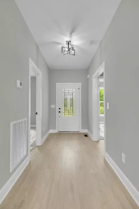 Entry Way - 931 Baxter Rd, Murfreesboro, TN 37130 photo 2 of 5