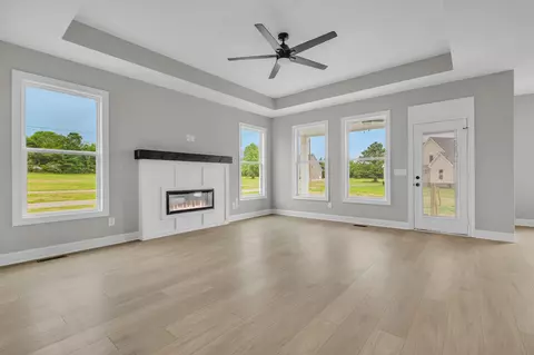 Living - 931 Baxter Rd, Murfreesboro, TN 37130 photo 1 of 6