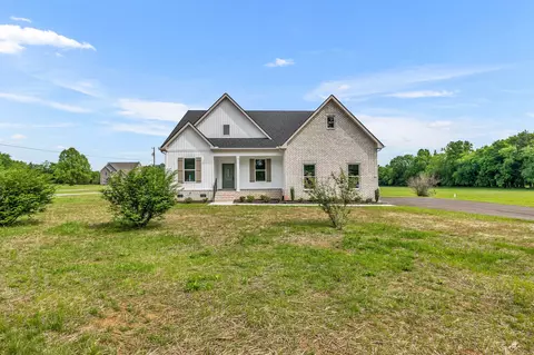 Exterior - 931 Baxter Rd, Murfreesboro, TN 37130 photo 4 of 11
