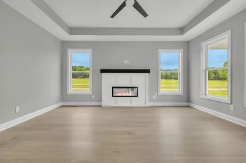Living - 931 Baxter Rd, Murfreesboro, TN 37130 photo 3 of 6