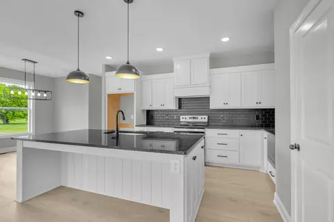 Kitchen - 931 Baxter Rd, Murfreesboro, TN 37130 photo 2 of 4