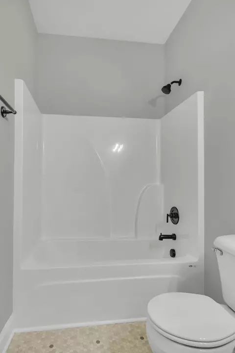 Bath - 931 Baxter Rd, Murfreesboro, TN 37130 photo 3 of 3