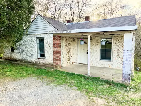 418 Market St, Clarksville, TN 37042