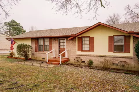 2155 Yount Dr, Greenbrier, TN 37073