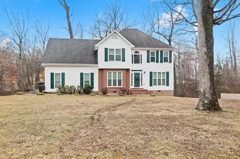 107 Crosslake Dr, Tullahoma, TN 37388
