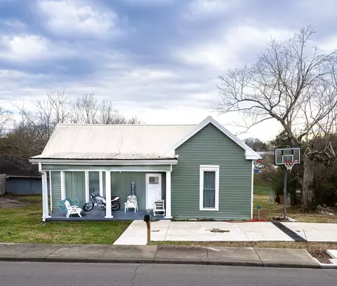 402 7th Ave W, Springfield, TN 37172