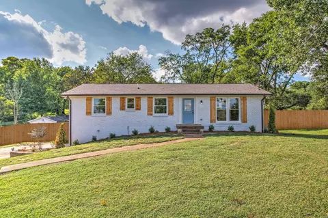 402 Sanders Ferry Rd, Hendersonville, TN 37075