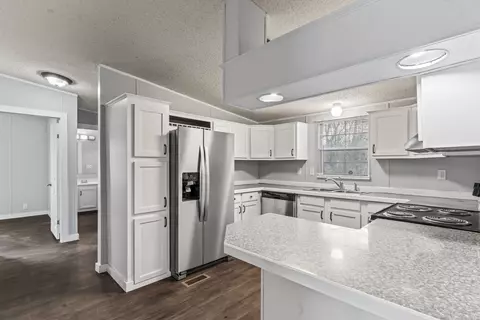9066 E 40 Rd, Bon Aqua, TN 37025