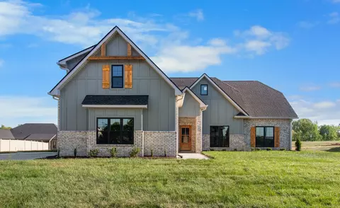 351 Ellington Dr, Clarksville, TN 37043