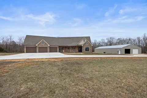 368 Husker Ln, Iron City, TN 38463