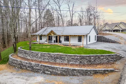 11340 Fox Hill Rd NW, Baxter, TN 38544