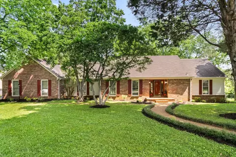 1706 Haynes Dr, Murfreesboro, TN 37129