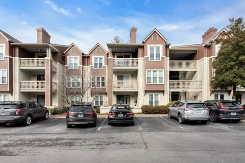 261 Hillsboro Pl, Nashville, TN 37215