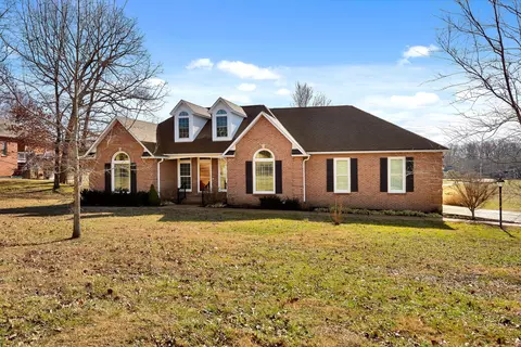 1004 Meadowood Ln, Dickson, TN 37055
