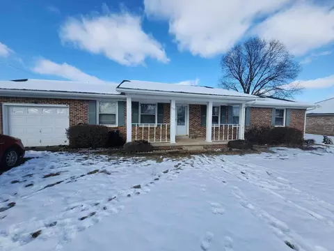 706 3rd St, Lawrenceburg, TN 38464
