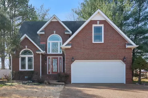 1814 Turfland Dr, Murfreesboro, TN 37127