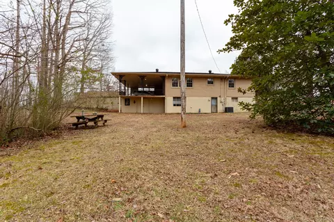 Exterior - 133 Byrd Rd, Dover, TN 37058 photo 8 of 9