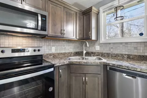 101 King Cole Dr, Clarksville, TN 37042