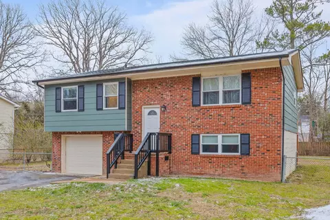4072 W Freedom Cir, Ooltewah, TN 37363