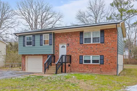 4072 W Freedom Cir, Ooltewah, TN 37363