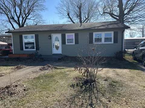 121 Jackson St, Lawrenceburg, TN 38464