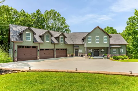 21 W Rockcrest Cir, Winchester, TN 37398