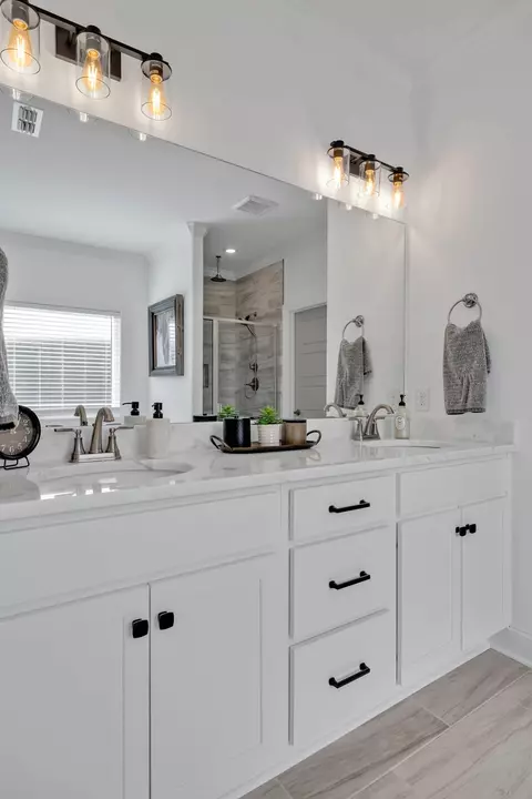Bath - 445 Ruby Oaks Ln, Murfreesboro, TN 37128 photo 2 of 6