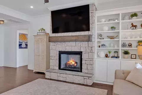 Living - 445 Ruby Oaks Ln, Murfreesboro, TN 37128 photo 2 of 3