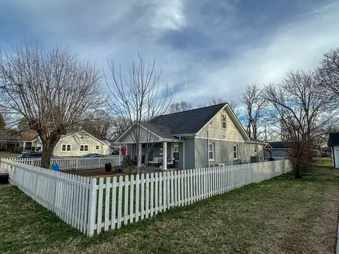 832 E Castle St, Murfreesboro, TN 37130 photo 2