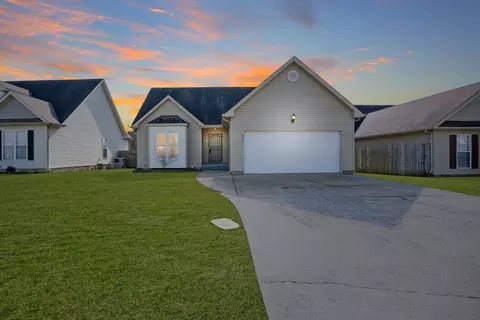 522 Oakmont Dr, Clarksville, TN 37042