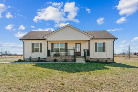 224 Paul Thompson Rd, Bethpage, TN 37022