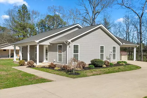 718 Brenda Ave, Loretto, TN 38469
