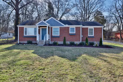 466 Ewing Dr, Nashville, TN 37207