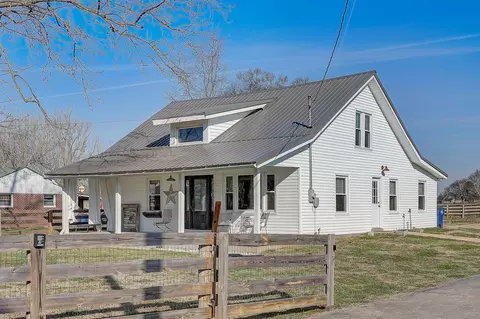 200 Maple St, Chapel Hill, TN 37034