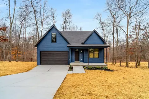 10011 Forest Ln, Bon Aqua, TN 37025