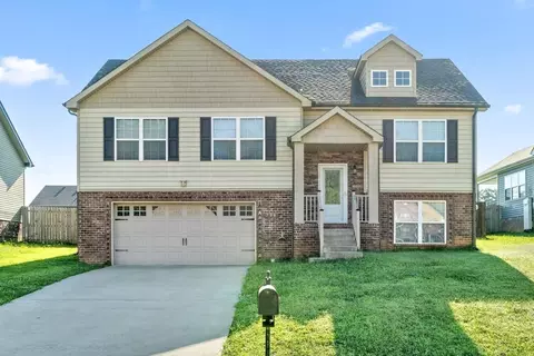 798 Banister Dr, Clarksville, TN 37042