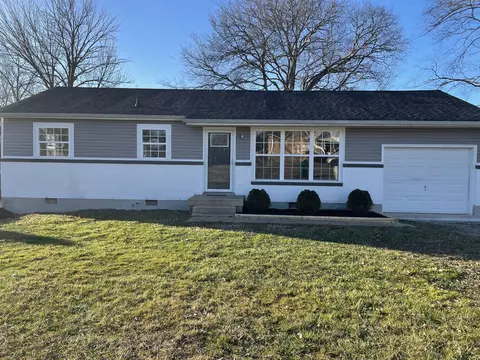 1459 Saint Anne St, Lewisburg, TN 37091