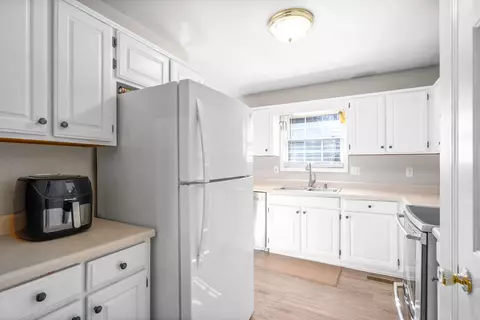 Kitchen - 116 Foxrun, Springfield, TN 37172 photo 1 of 4