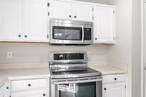 Kitchen - 116 Foxrun, Springfield, TN 37172 photo 3 of 4