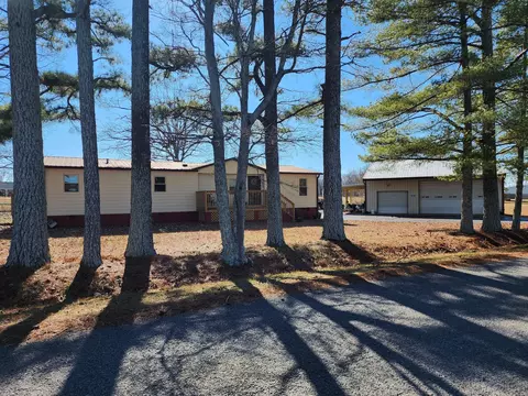 50 Union Dr, Manchester, TN 37355