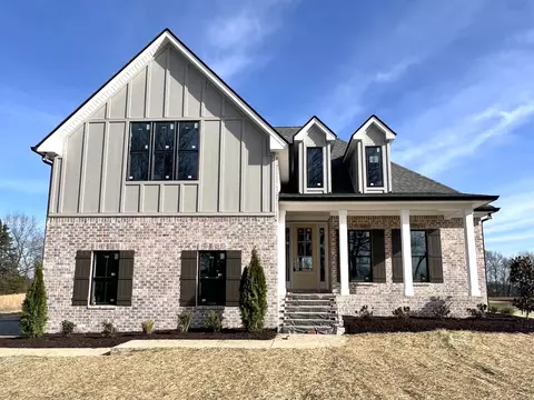 740 Bass Rd #2, Bethpage, TN 37022