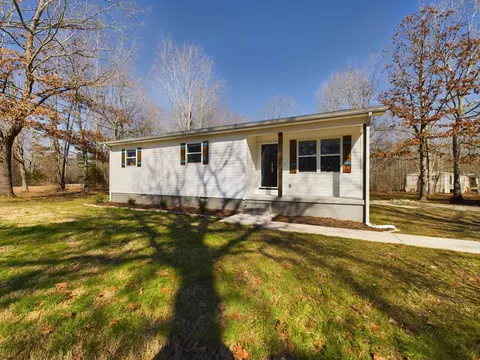 17 Alice Boynton Rd, Manchester, TN 37355