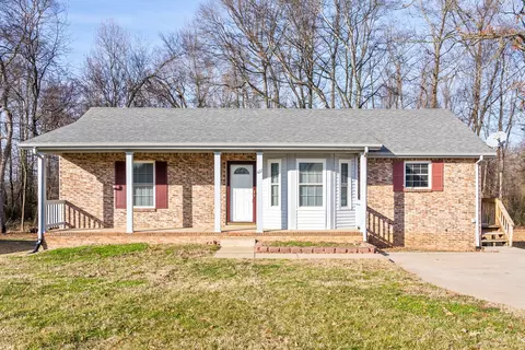 422 Sideline Dr, Oak Grove, KY 42262