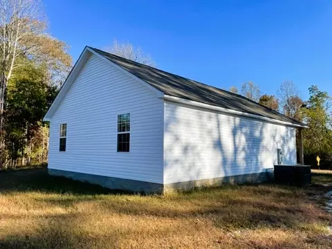 Exterior - 1937 Rogers Rd, Doyle, TN 38559 photo 2 of 6