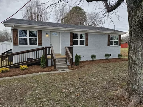 517 Swanee St W, Lafayette, TN 37083