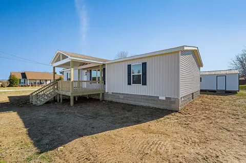 136 Hawkins Dr, Smithville, TN 37166