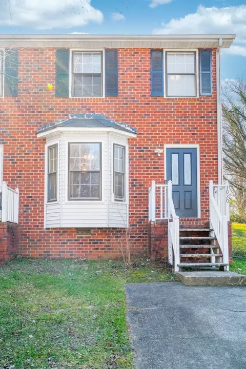1020 Silver Point Dr, Murfreesboro, TN 37130