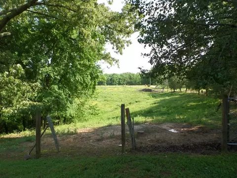Exterior - 435 Humphrey Rd, Walling, TN 38587 photo 13 of 15